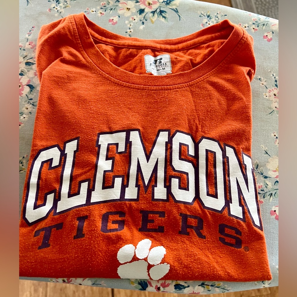 Pre loved women’s fit Clemson tigers t shirt small medium s m Russell Athletics